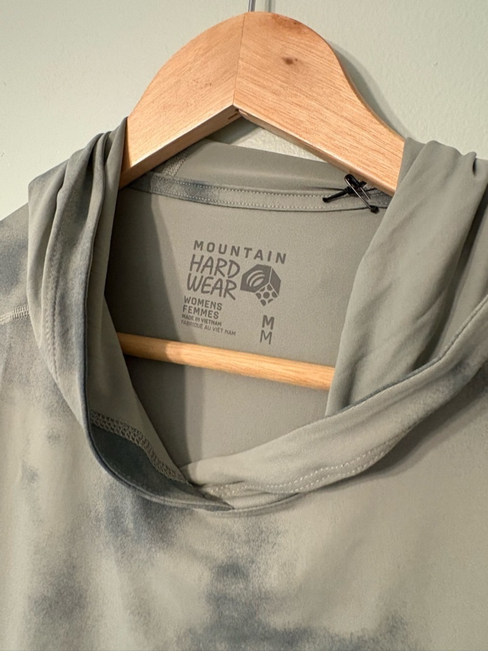 Hooded sun protection Long Sleeve Top in green/gray- NWT - Picture 3 of 5